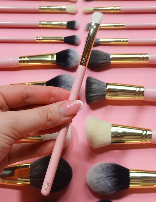 #126 Medium Fluffy Stamper Brush